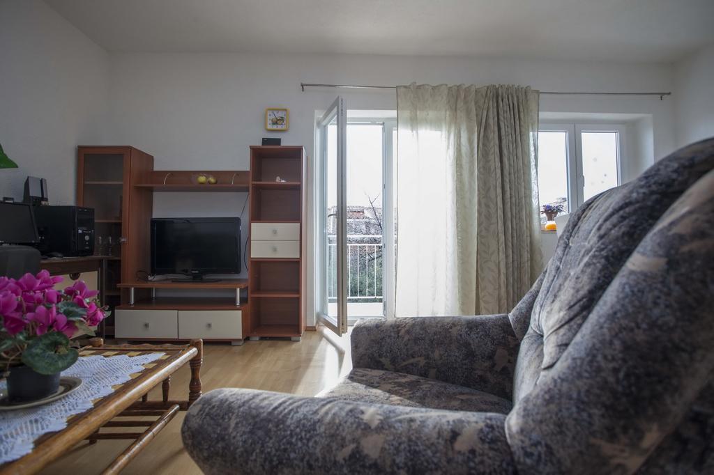 Apartments Dino Makarska Bilik gambar