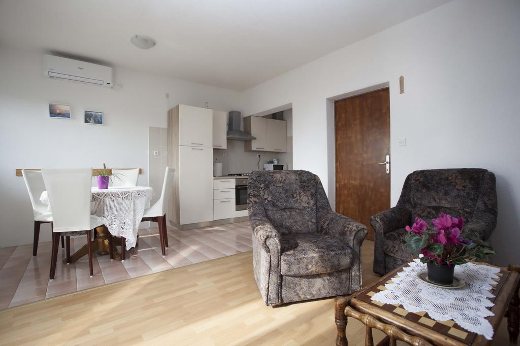 Apartments Dino Makarska Luaran gambar
